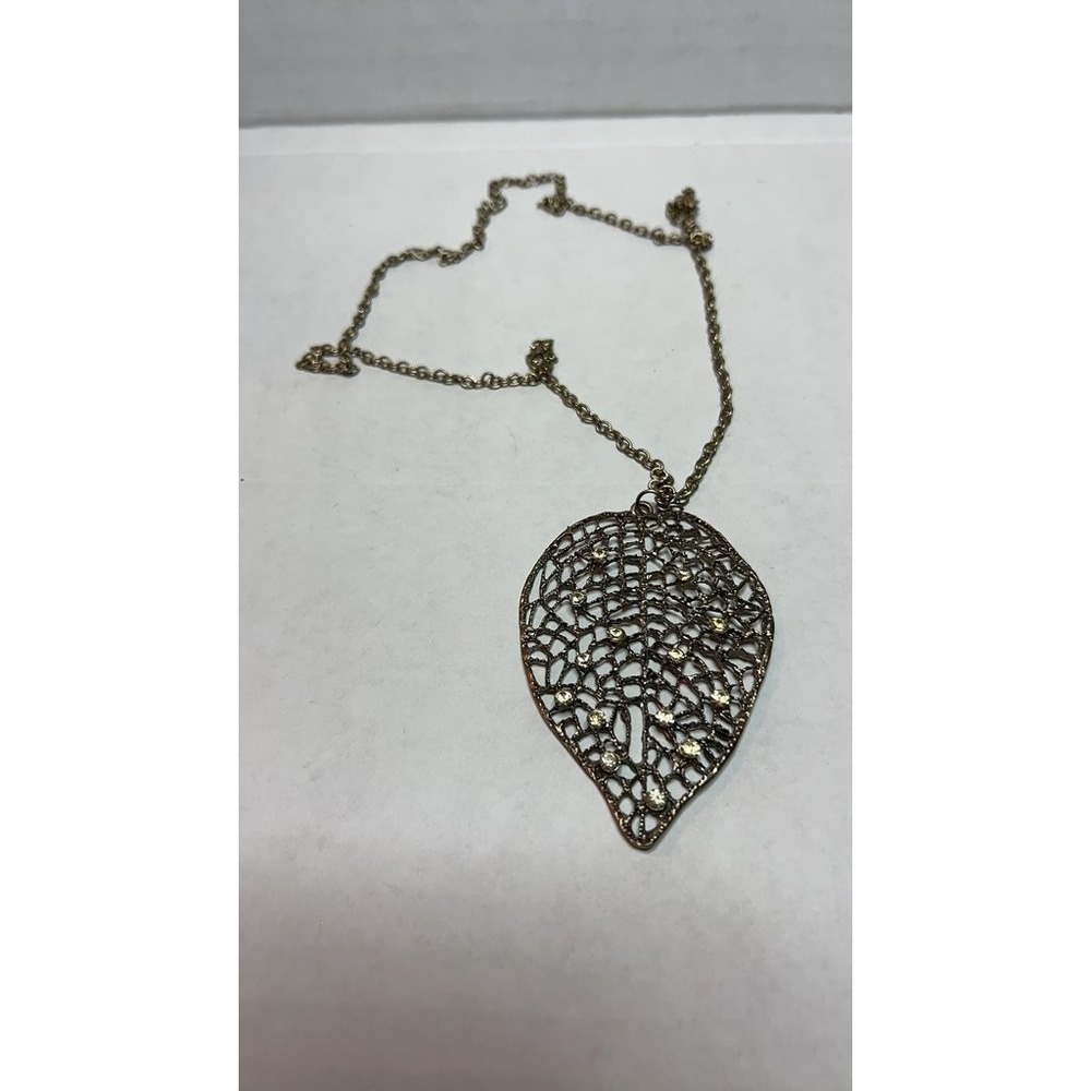 Vintage Filigree Leaf Pendant Necklace